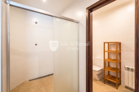 Сasa de 6 dormitorios en venta en Santa Susanna, Barcelona, Cataluña, Spain № 6718 - foto 23