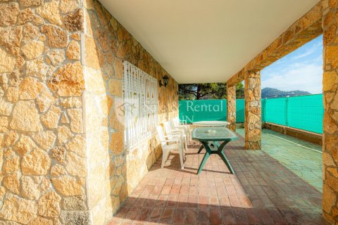 Сasa de 7 dormitorios en venta en Lloret de Mar, Gerona, Cataluña, Spain № 6712 - foto 28