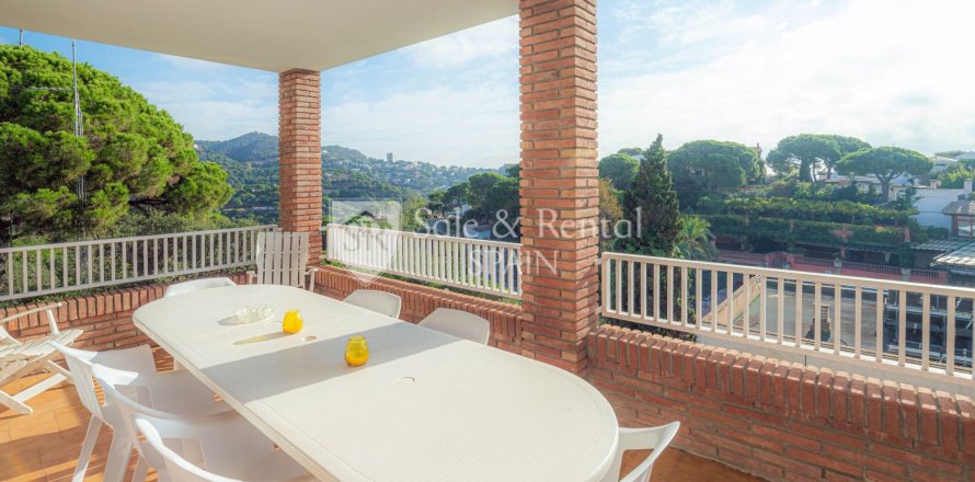 Сasa de 7 dormitorios en venta en Lloret de Mar, Gerona, Cataluña, Spain № 6712