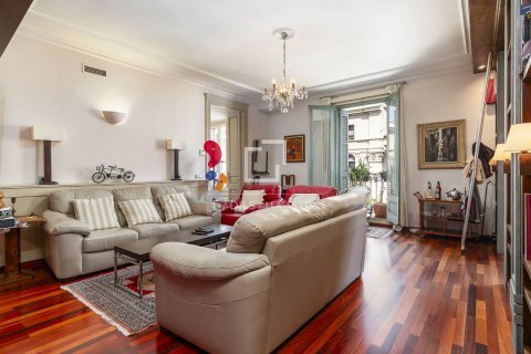 Купить квартиру в Барселона, Испания с 3 спальни, 141м², № 8811 - фото 6