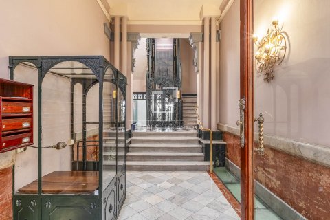 Купить квартиру в Барселона, Испания с 3 спальни, 141м², № 8811 - фото 2