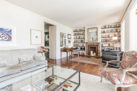 3 bedrooms apartment for sale in Barcelona, Catalonia, Spain № 8813 - photo 10