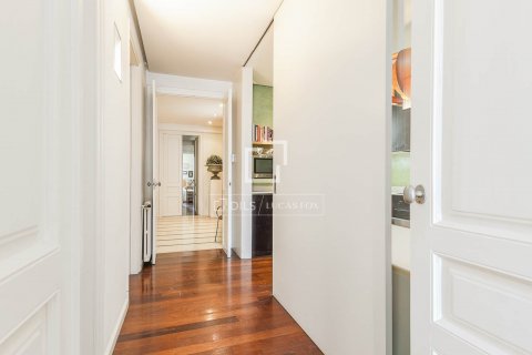 3 bedrooms apartment for sale in Barcelona, Catalonia, Spain № 8813 - photo 18