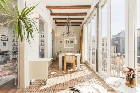 3 bedrooms apartment for sale in Barcelona, Catalonia, Spain № 8813