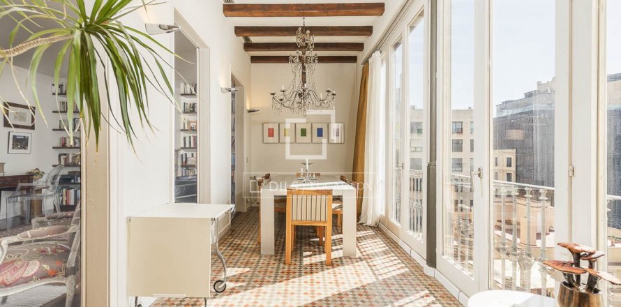 3 bedrooms apartment for sale in Barcelona, Catalonia, Spain № 8813