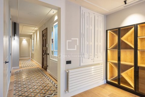 3 bedrooms apartment for sale in Barcelona, Catalonia, Spain № 8814 - photo 9