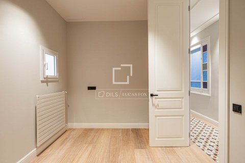 3 bedrooms apartment for sale in Barcelona, Catalonia, Spain № 8814 - photo 17