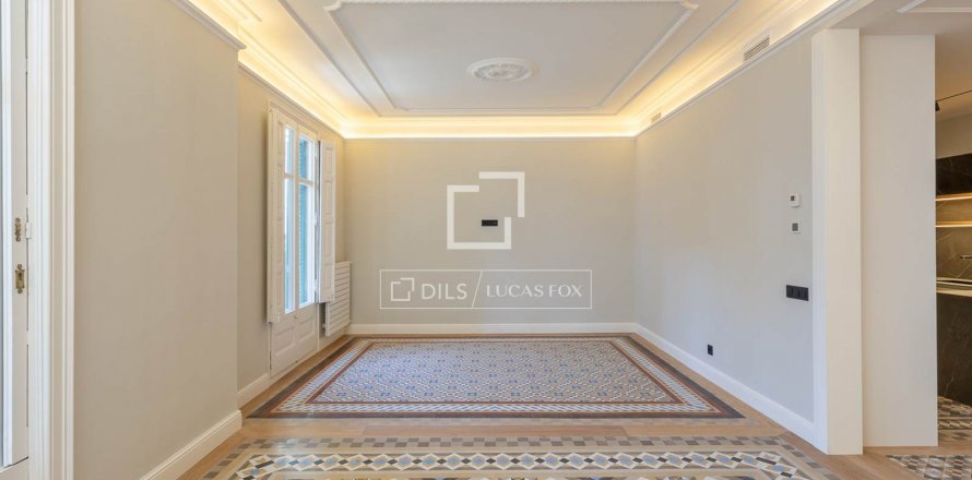 3 bedrooms apartment for sale in Barcelona, Catalonia, Spain № 8814