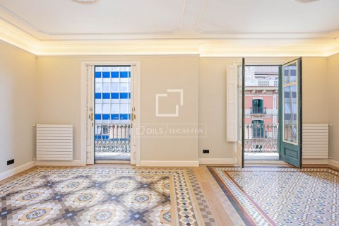 3 bedrooms apartment for sale in Barcelona, Catalonia, Spain № 8814 - photo 3