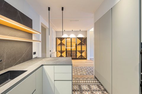 3 bedrooms apartment for sale in Barcelona, Catalonia, Spain № 8814 - photo 7