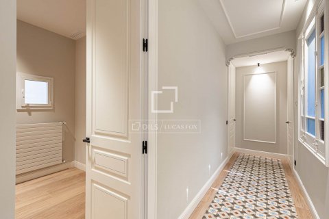 3 bedrooms apartment for sale in Barcelona, Catalonia, Spain № 8814 - photo 19