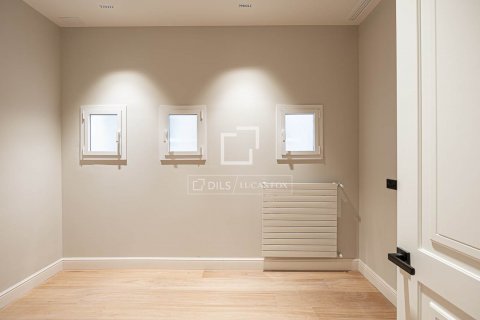 3 bedrooms apartment for sale in Barcelona, Catalonia, Spain № 8814 - photo 18