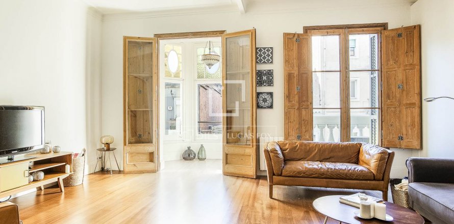 3 bedrooms apartment for sale in Barcelona, Catalonia, Spain № 8810