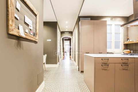 3 bedrooms apartment for sale in Barcelona, Catalonia, Spain № 8810 - photo 11
