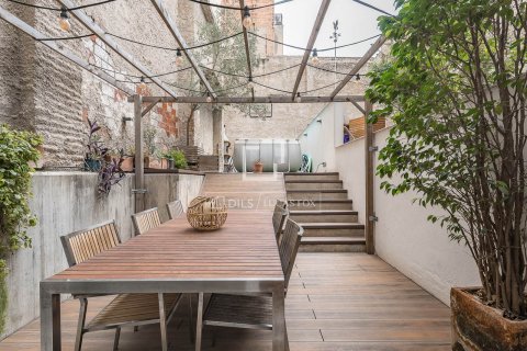 Villa de 3 dormitorios en venta en Barcelona, Cataluña, Spain № 8504