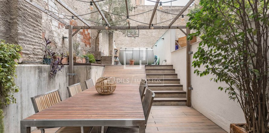 3 bedrooms villa for sale in Barcelona, Catalonia, Spain № 8504