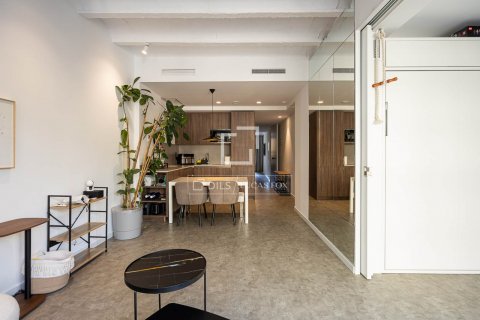 Apartamento de 2 dormitorios en venta en Barcelona, Cataluña, Spain № 8497 - foto 10
