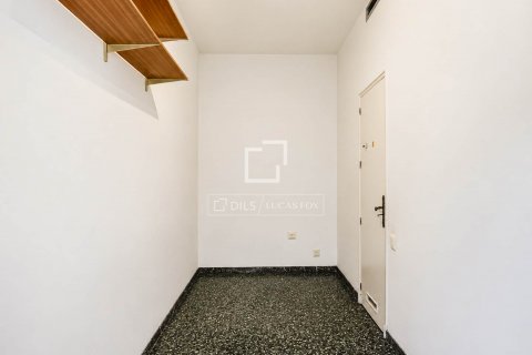 Apartamento de 3 dormitorios en venta en Barcelona, Cataluña, Spain № 8819 - foto 14