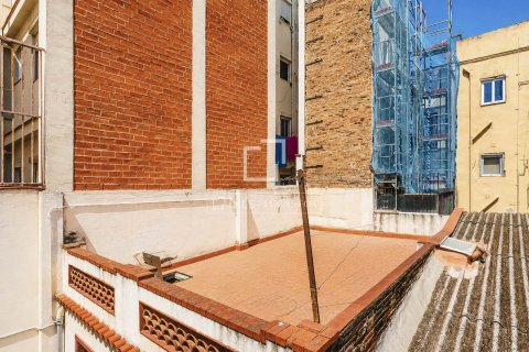 Apartamento de 3 dormitorios en venta en Barcelona, Cataluña, Spain № 8819 - foto 28