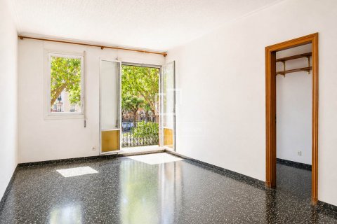 Apartamento de 3 dormitorios en venta en Barcelona, Cataluña, Spain № 8819 - foto 4