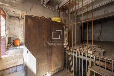 Apartamento de 3 dormitorios en venta en Barcelona, Cataluña, Spain № 8819 - foto 30