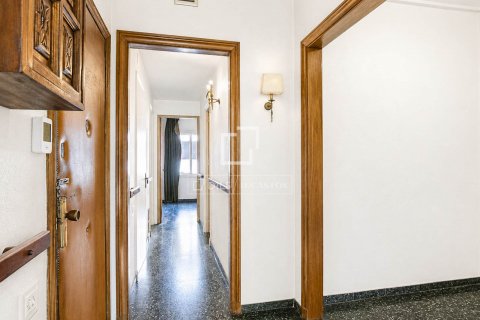 Apartamento de 3 dormitorios en venta en Barcelona, Cataluña, Spain № 8819 - foto 17