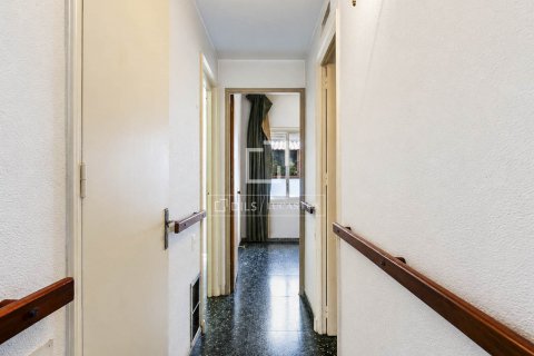 Apartamento de 3 dormitorios en venta en Barcelona, Cataluña, Spain № 8819 - foto 24