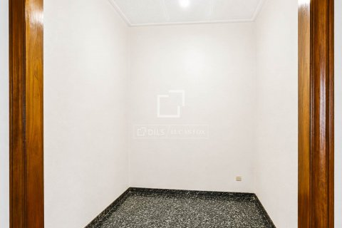 Apartamento de 3 dormitorios en venta en Barcelona, Cataluña, Spain № 8819 - foto 18