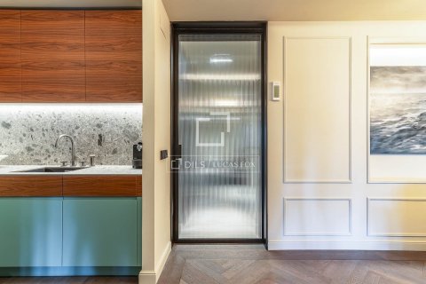3 bedrooms apartment for sale in Barcelona, Catalonia, Spain № 8818 - photo 12