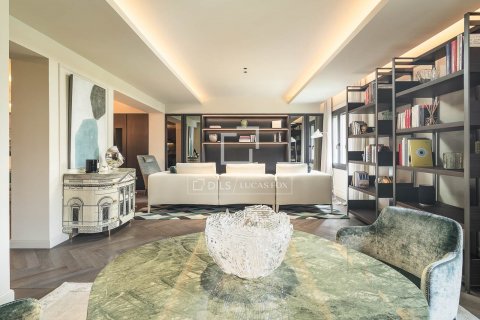 3 bedrooms apartment for sale in Barcelona, Catalonia, Spain № 8818