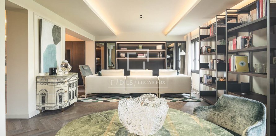 3 bedrooms apartment for sale in Barcelona, Catalonia, Spain № 8818