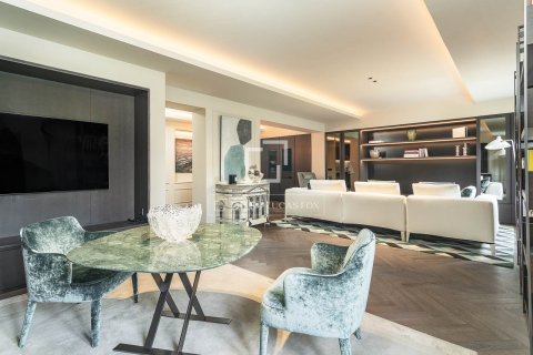 3 bedrooms apartment for sale in Barcelona, Catalonia, Spain № 8818 - photo 2