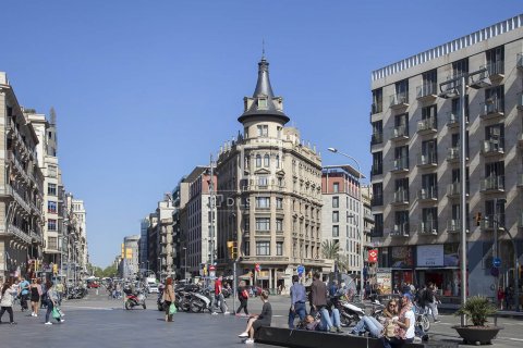 2 bedrooms apartment for sale in Barcelona, Catalonia, Spain № 8817 - photo 6