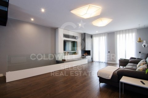 Сasa de 3 dormitorios en venta en Sabadell, Barcelona, Cataluña, Spain № 7749 - foto 24
