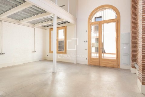 Apartamento de 2 dormitorios en venta en Barcelona, Cataluña, Spain № 4390