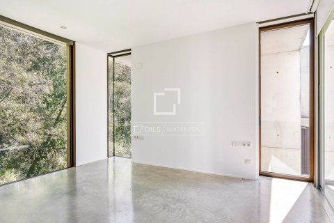 6 bedrooms villa for sale in Sant Cugat Del Valles, Barcelona, Catalonia, Spain № 4396 - photo 24