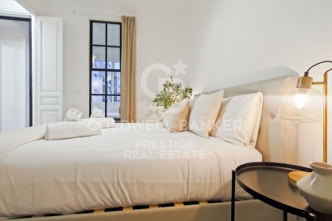Apartamento de 3 dormitorios en venta en Barcelona, Cataluña, Spain № 5351 - foto 19