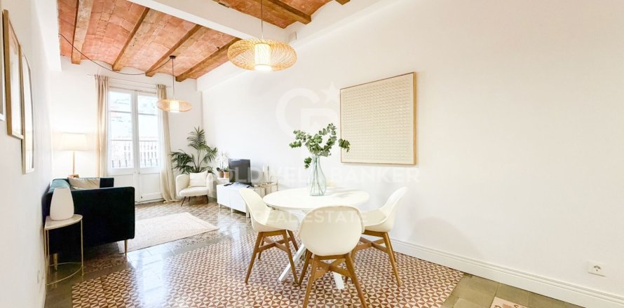 Apartamento de 3 dormitorios en venta en Barcelona, Cataluña, Spain № 5351