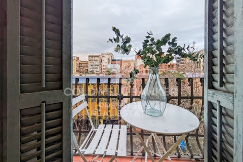 Apartamento de 3 dormitorios en venta en Barcelona, Cataluña, Spain № 5351 - foto 9