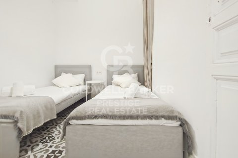 Apartamento de 3 dormitorios en venta en Barcelona, Cataluña, Spain № 5351 - foto 21