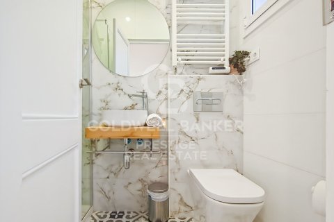 Apartamento de 3 dormitorios en venta en Barcelona, Cataluña, Spain № 5351 - foto 23