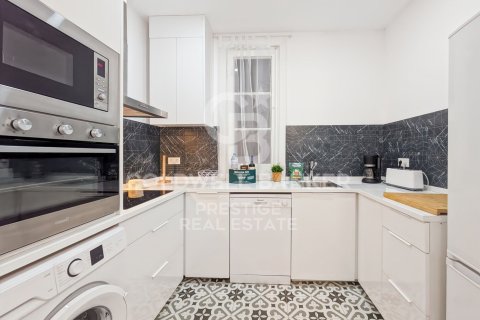 Apartamento de 3 dormitorios en venta en Barcelona, Cataluña, Spain № 5351 - foto 14