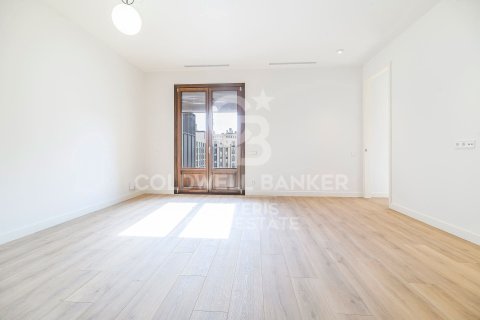 Ático de 2 dormitorios en venta en Barcelona, Cataluña, Spain № 5350 - foto 9