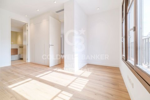 Ático de 2 dormitorios en venta en Barcelona, Cataluña, Spain № 5350 - foto 20