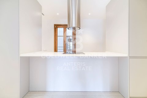 Ático de 2 dormitorios en venta en Barcelona, Cataluña, Spain № 5350 - foto 17
