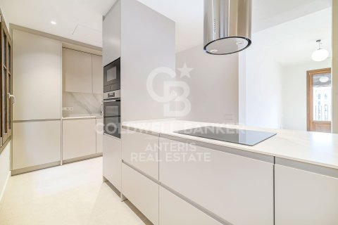 Ático de 2 dormitorios en venta en Barcelona, Cataluña, Spain № 5350 - foto 14