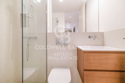 Ático de 2 dormitorios en venta en Barcelona, Cataluña, Spain № 5350 - foto 18
