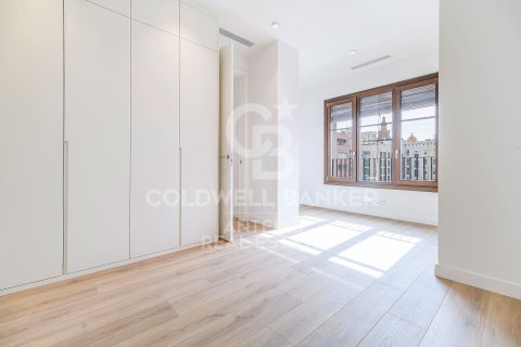 Ático de 2 dormitorios en venta en Barcelona, Cataluña, Spain № 5350 - foto 13