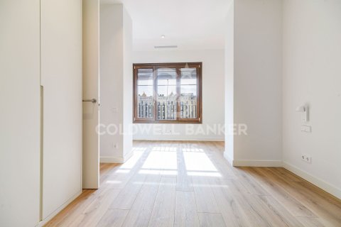 Ático de 2 dormitorios en venta en Barcelona, Cataluña, Spain № 5350 - foto 12
