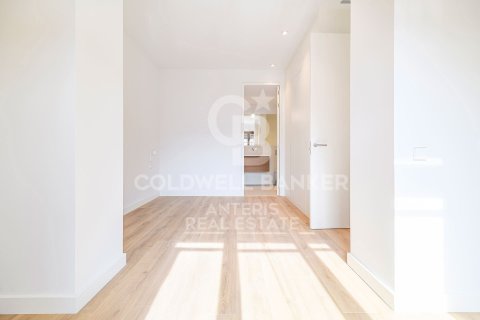 Ático de 2 dormitorios en venta en Barcelona, Cataluña, Spain № 5350 - foto 8